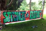 MadCityZen transforme un espace neutre en œuvre colorée grâce à l’atelier graffiti. | © MadCityZen